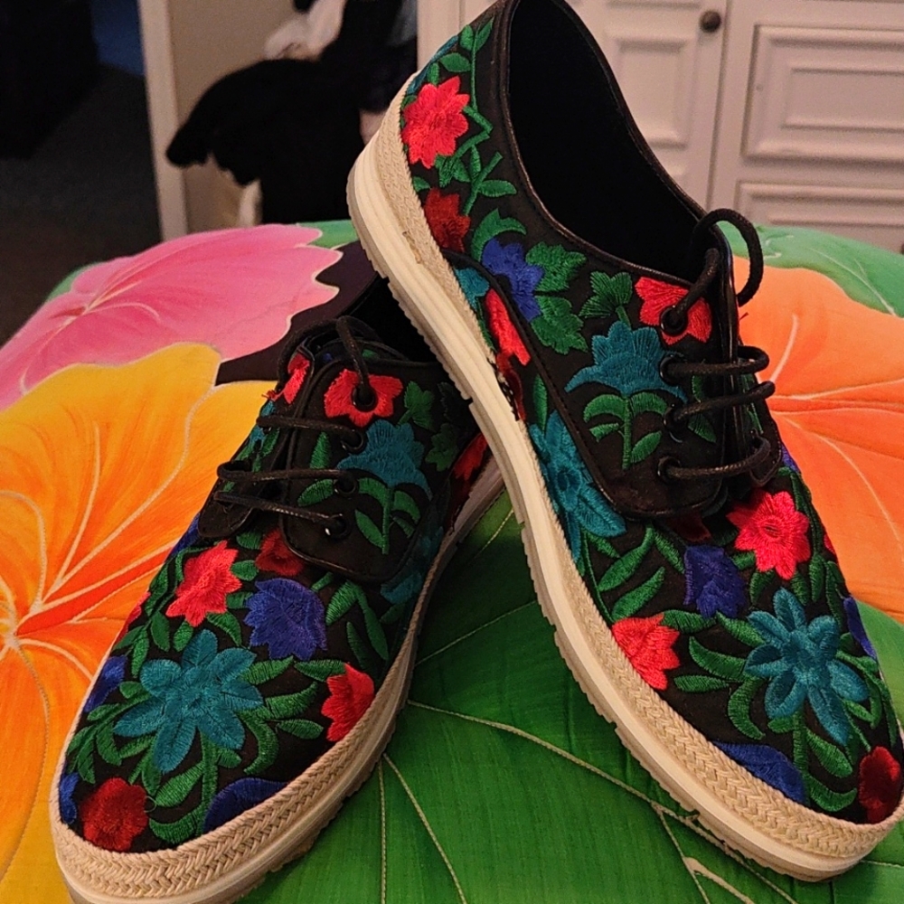 Vaneli Sport shoes